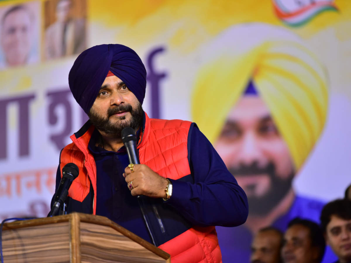 Navjot Singh Sidhu !IPL मध्ये कॉमेंट्रीसाठी एका मॅचला किती पैशे घेतो पहा..