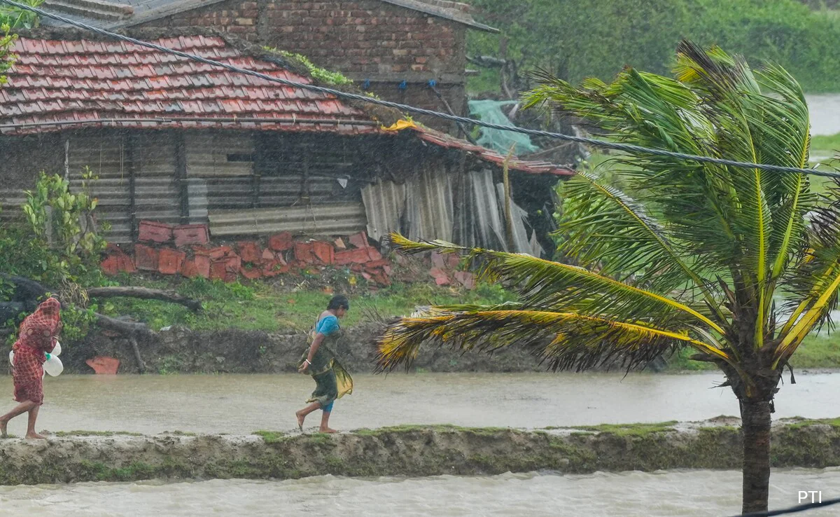 Cyclone Remal rips through Bengal