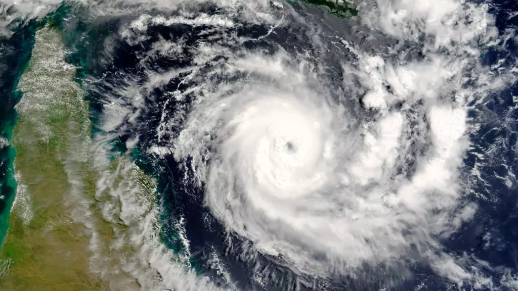 Cyclone Maharashtra Update